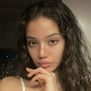 Meet your Posher, Meet your Posher, Stassa T